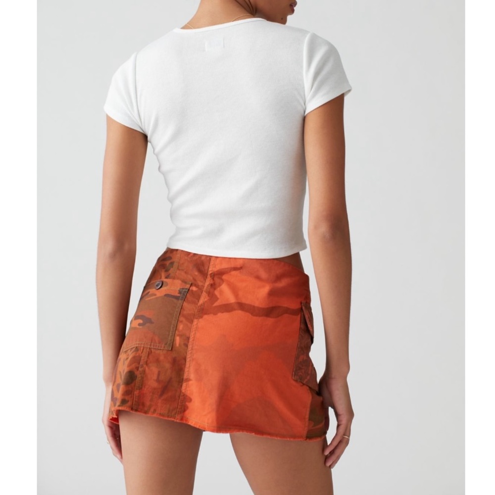 Urban Outfitters Women’s Scarlet Camo Mini Skirt - Picture 8 of 9